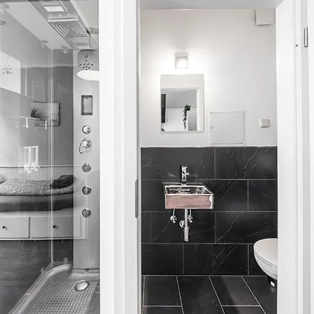 Apartment 1 Lh 9-Zimmer-Apartment Hbf