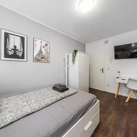 1 Lh 9-Zimmer-Apartment Hbf * Halle (Saale)